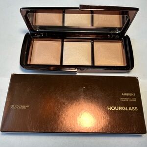 NWT🌷Hourglass Ambient Lighting Palette l